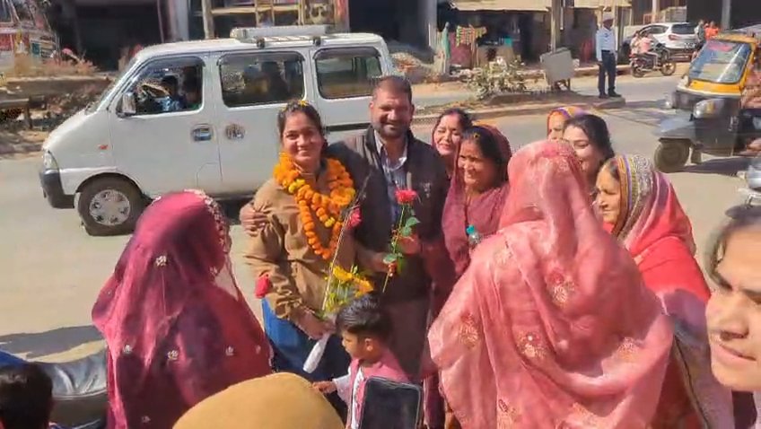 कोण्डागांव की बेटी मुस्कान शर्मा ने बढ़ाया जिले का मान, BSF की 44 हफ्ते की ट्रेनिंग पूरी कर लौटीं घर, हुआ भव्य स्वागत